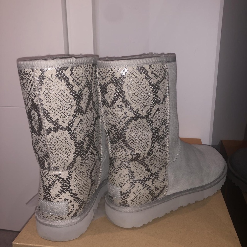 BRAND NEW UGG Gray Snake Print Winter Boots